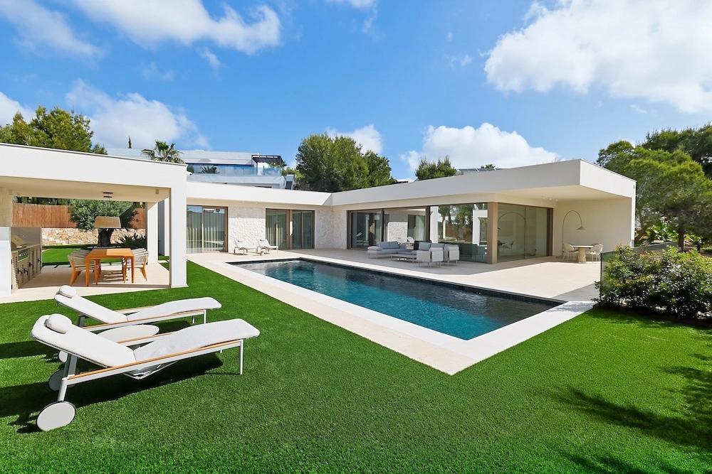 Luxury Villa - AI enhanced real estate photo Luxury Villa - AI enhanced real estate photo